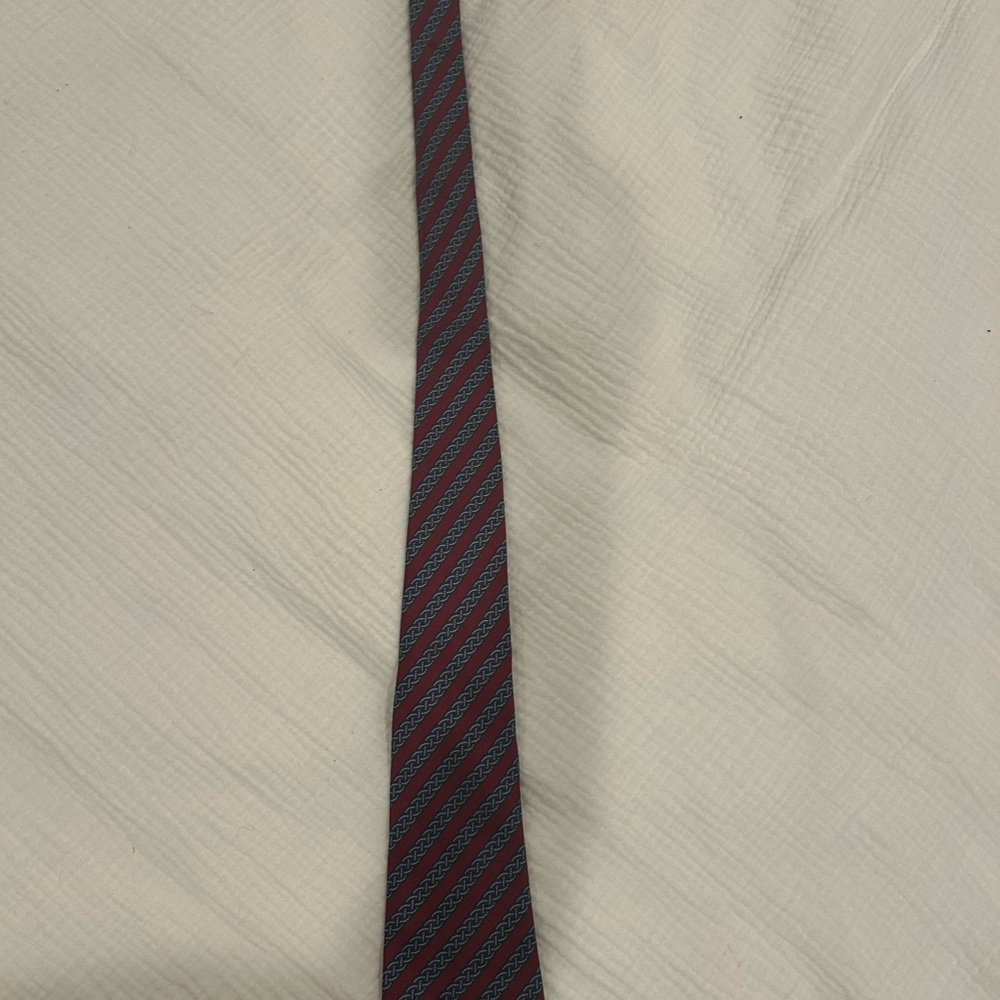 Gucci Burgundy and navy chain Tie